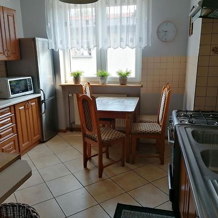 Pokoje Goscinne Halina Łeba Exterior foto